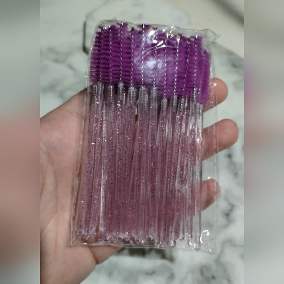 Purple Glitter Eyelash Brushes - Picture 3 of 3